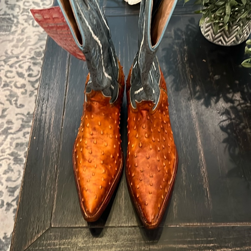 Women’s boots, leather size 10, new with tags and narrow fit